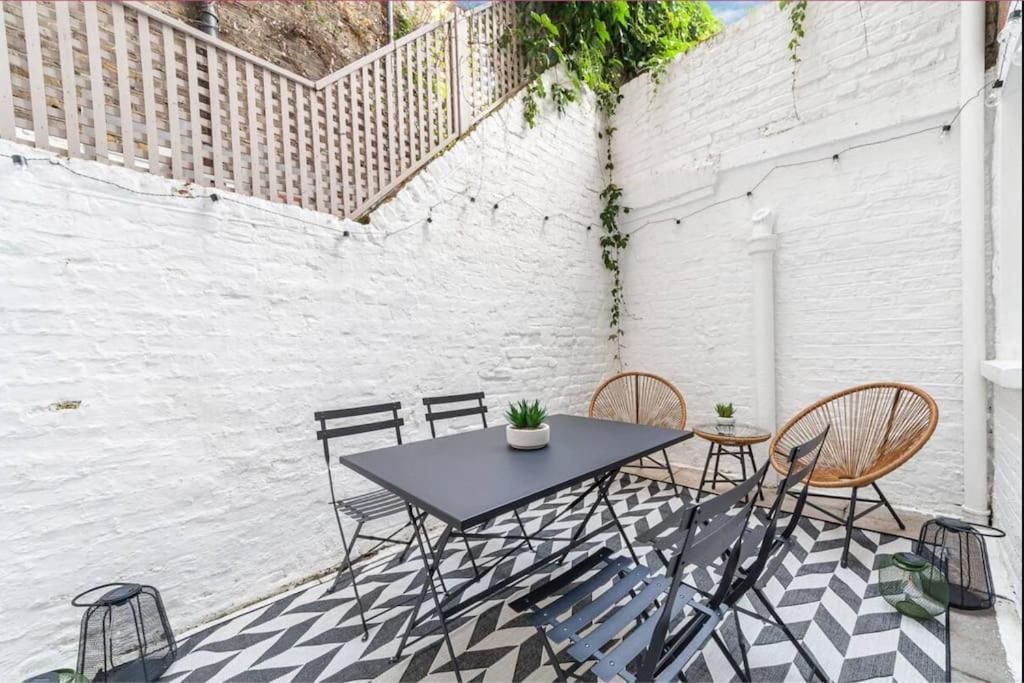 Chic Chelsea Apartment Steps From Kings Road London Exterior photo